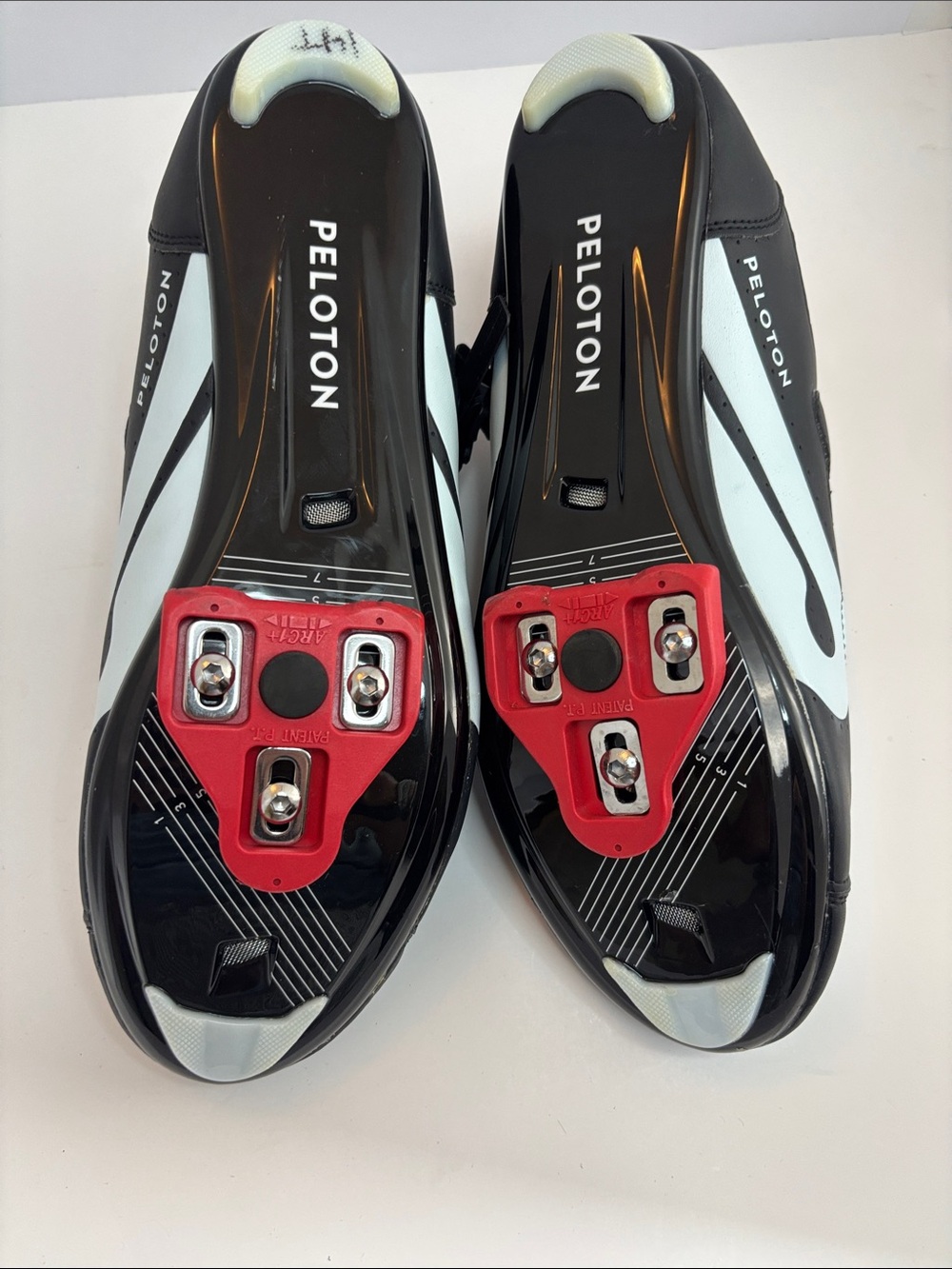 Peloton Men's Cycling Shoes in Black with Red Lining - Picture 3 of 5